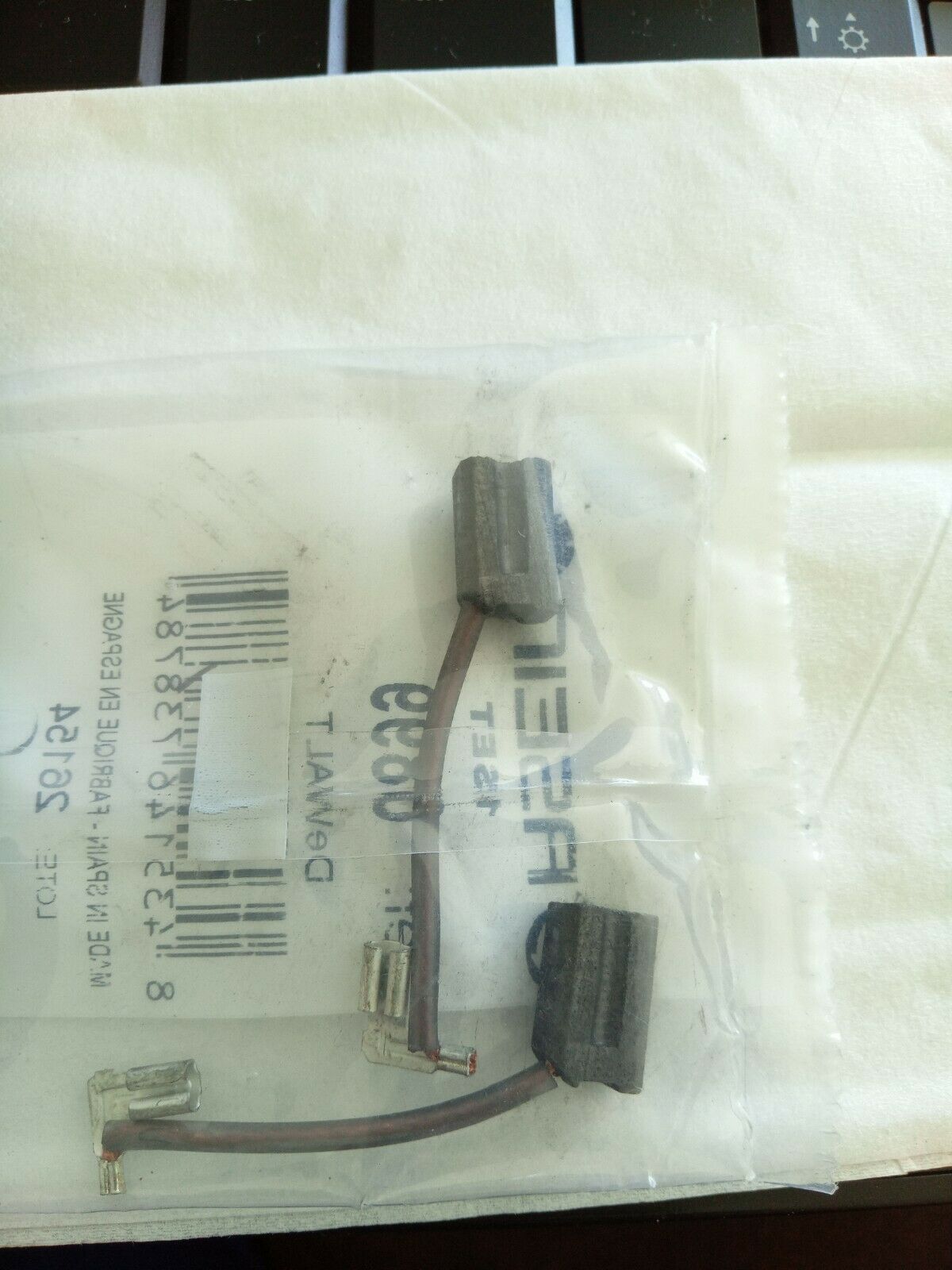 NEW Carbon Brushes 0899 DeWalt